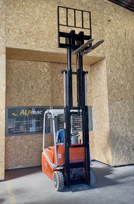 Empilhador elétrico Toyota/BT triplex 1500kg