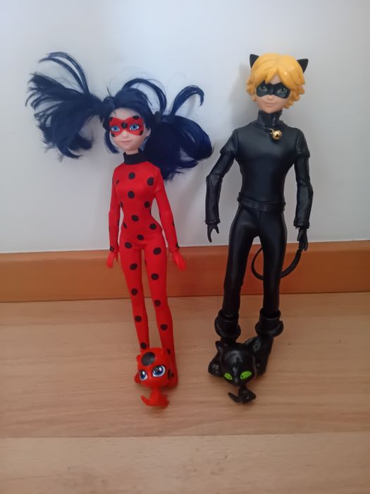 Ladybug, cat noir e os kwamis( tikki e plagg)
