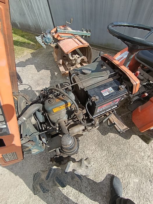 Kubota b6000 com frese