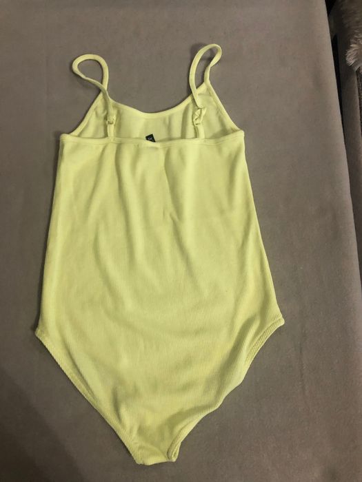 Zolte body sinsay roz. Xs