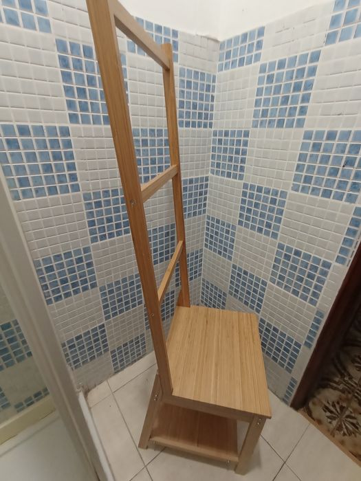 Cadeira com Toalheiro Bambu IKEA - Modelo: RAGRUND Como nova.