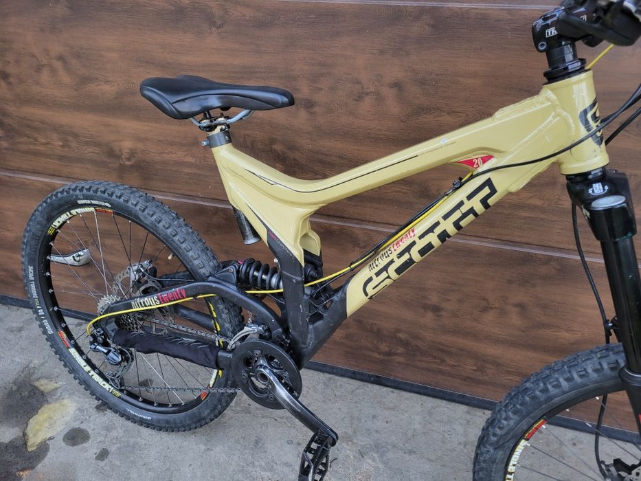 Dh велосипед Scott