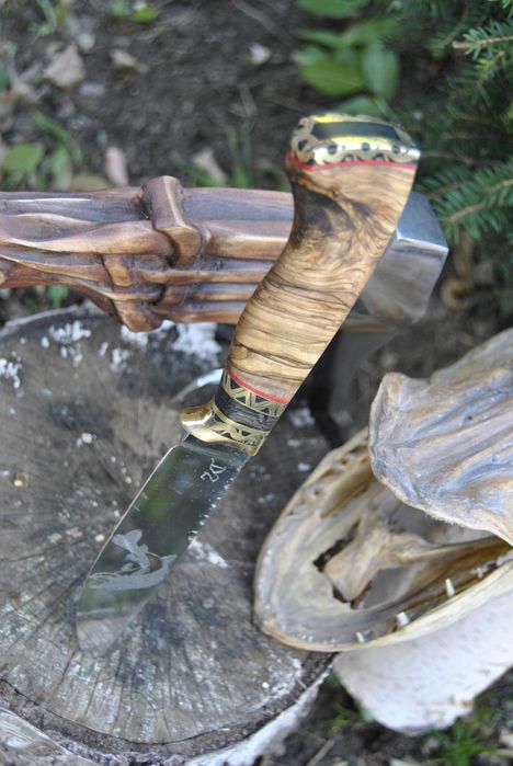 Nóż myśliwski ręcznie robiony ze stali D2 - rękodzieło