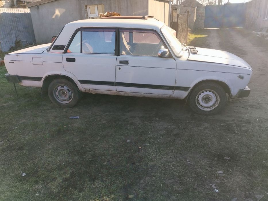 Продам ваз-2105 .