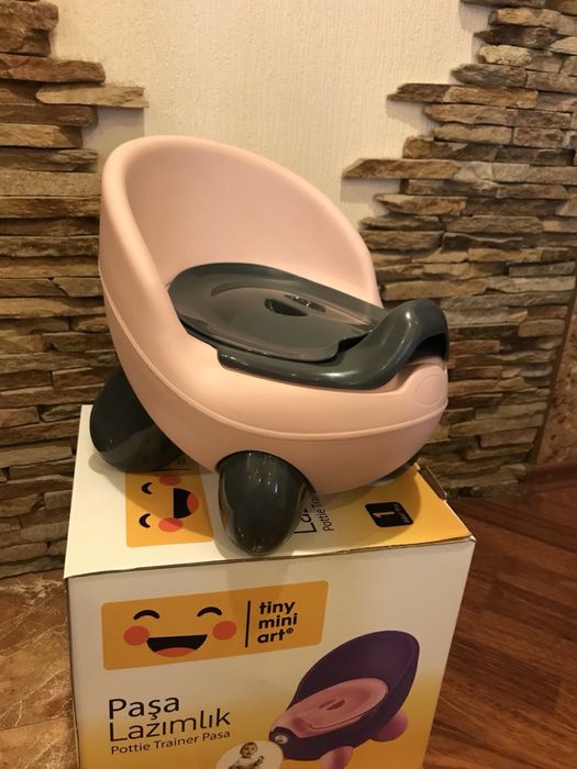 Детский горшок новый на ножках. CM-150 Irak Plastik.