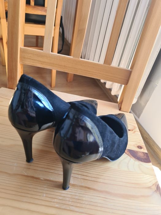 Buty damskie na obcasie