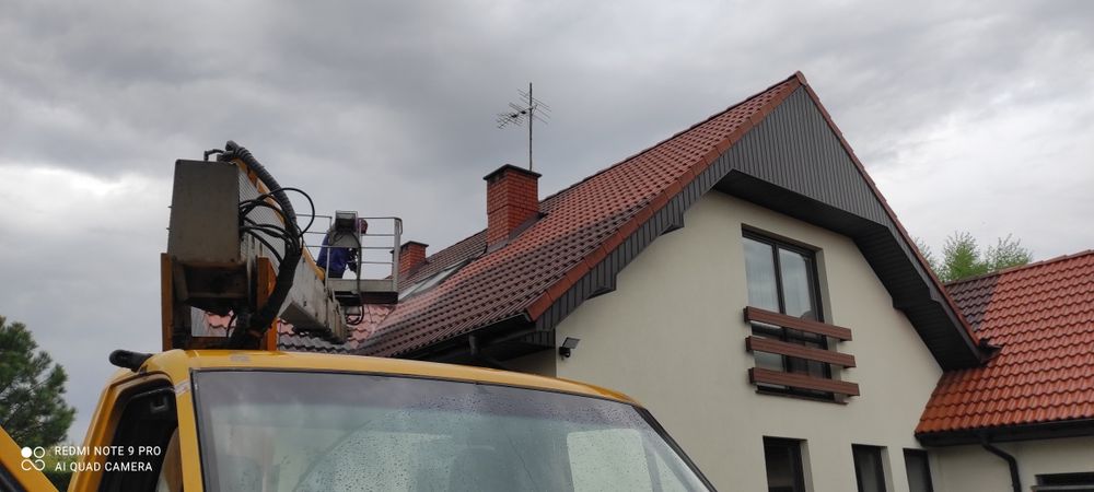 odsnieżanie dachów, usuwanie sopli  Wycinka i pielęgnacja•