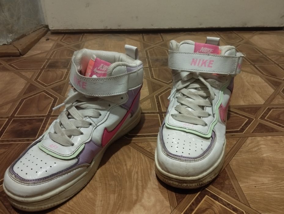 дитячі кросівки Nike Air Force 1 Shadow High, розмір 34
22 см