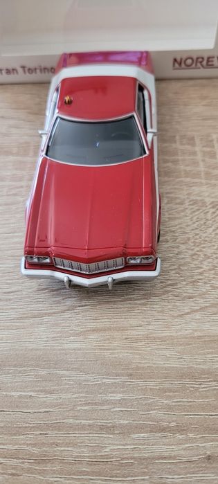 .Miniatura Ford.