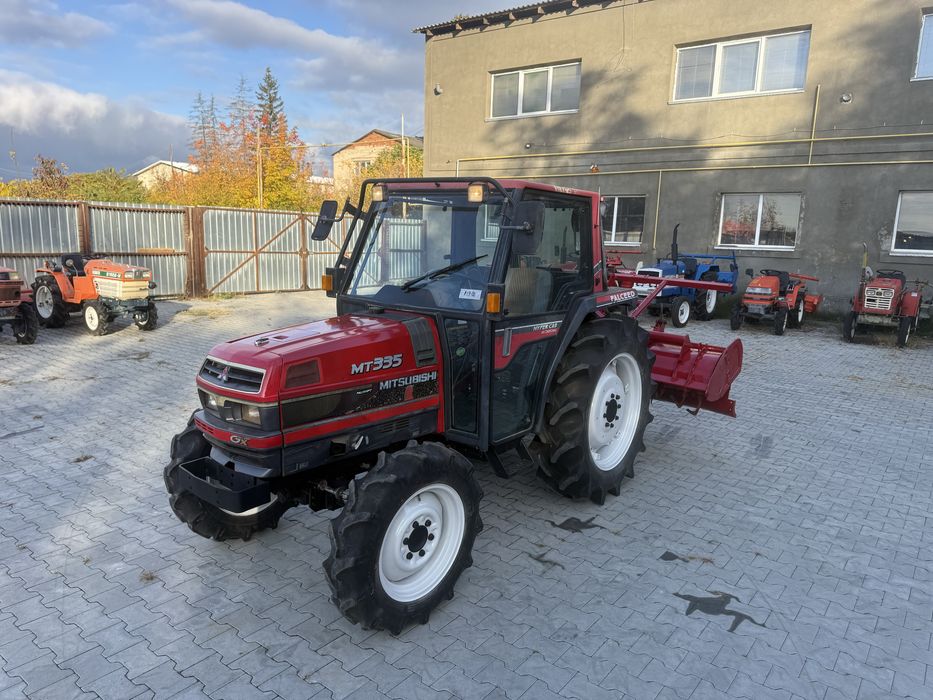 Японський трактор Mitsubishi MT335