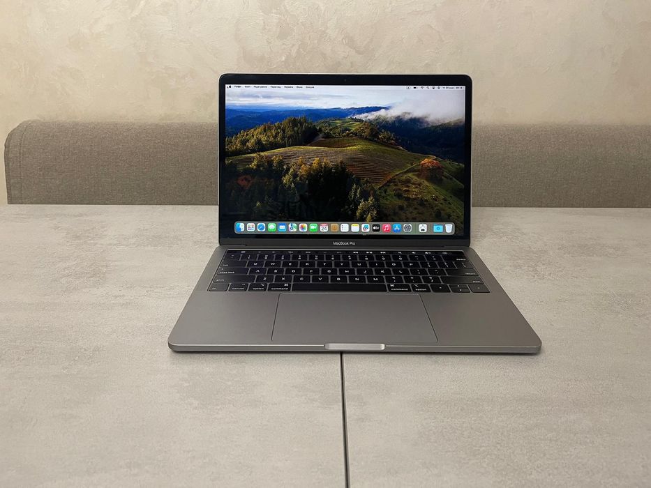 Macbook pro 2018 16/512  гарний стан