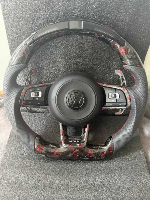 Volante VW Carbono com LED Display | Golf GTI / R (MK5 MK6 MK7 MK8)