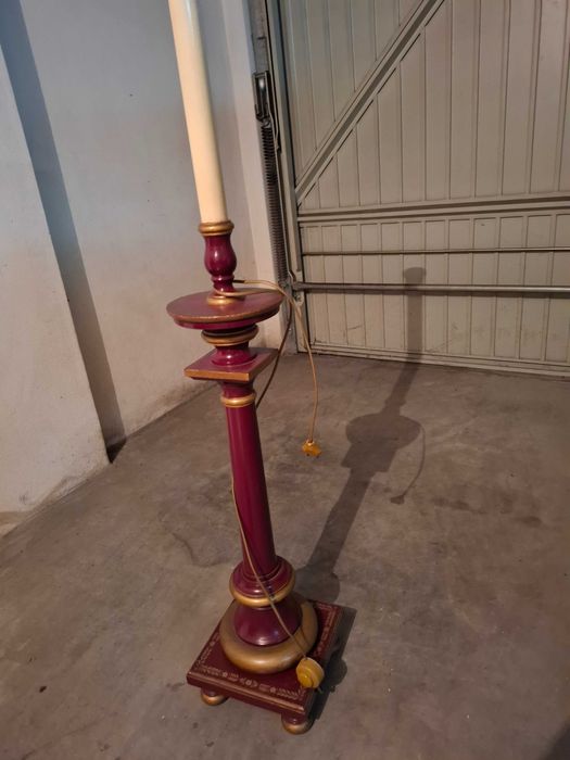 Candeeiro de pé clássico