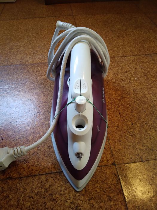 Ferro de engomar Bosch - 2200W