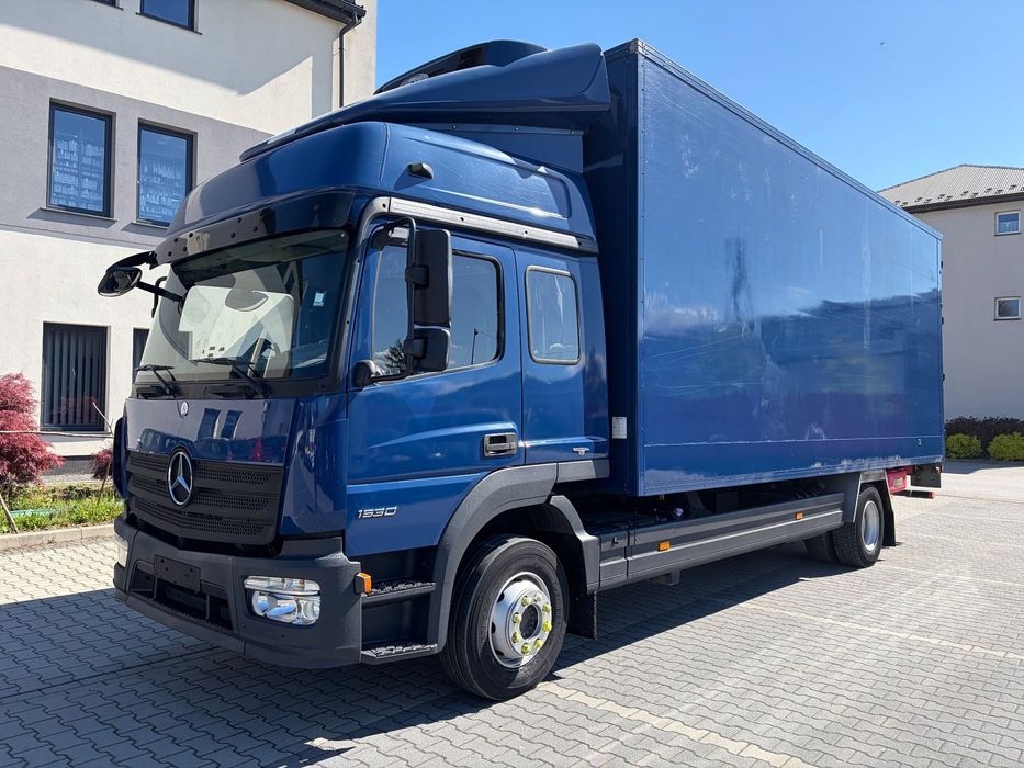 Mercedes-Benz Atego 1530  6 osobowe ( kanapa) kontener izoterma kurierka  rama do zabudowy , skrzynia, laweta , kontener