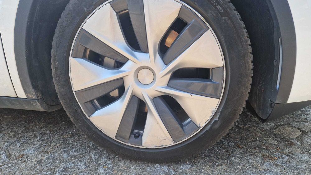 Tesla modelo Y 2022 com 57000 kms