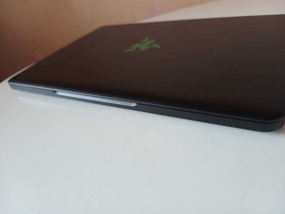 RAZER Blade 14 RZ09-0195 i7-7700HQ 16Gb GTX1060 6gb 60Hz
