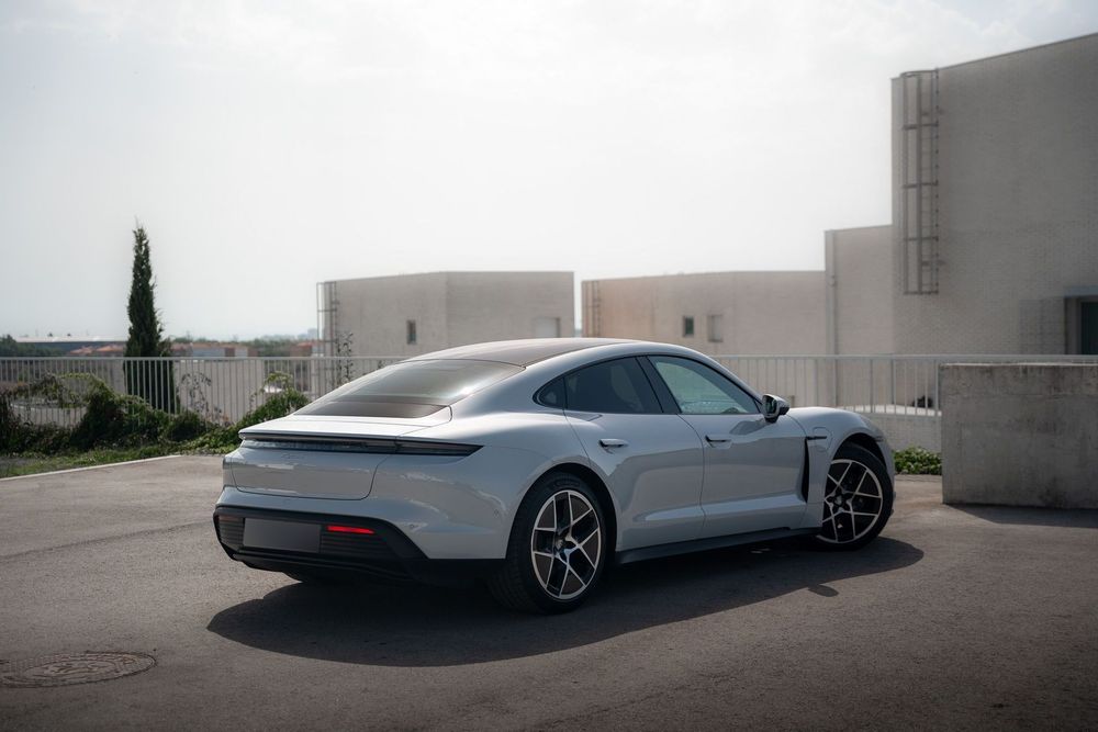 Porsche Taycan Bateria Performance Plus