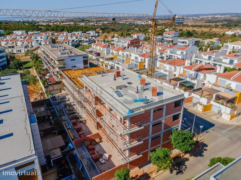 Apartamento T3, 2 lug. parqueamento e terraço em Portimão