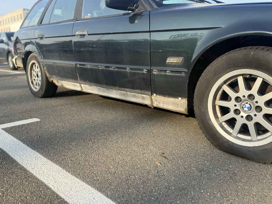 Продам BMW E34 520I