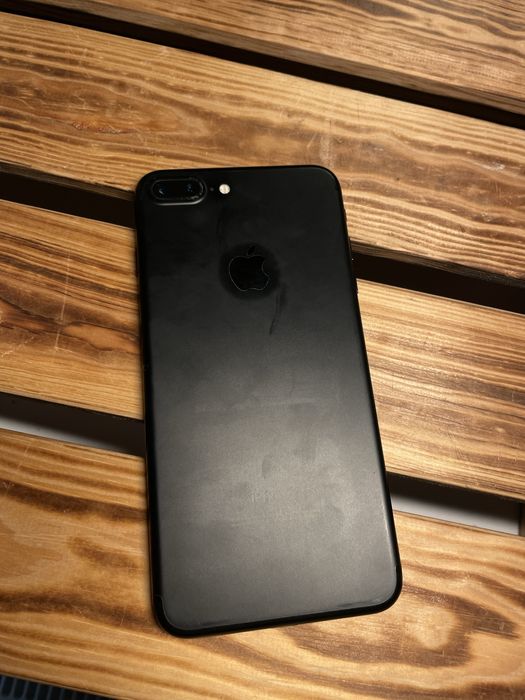 Iphone 7+ 32гб працює