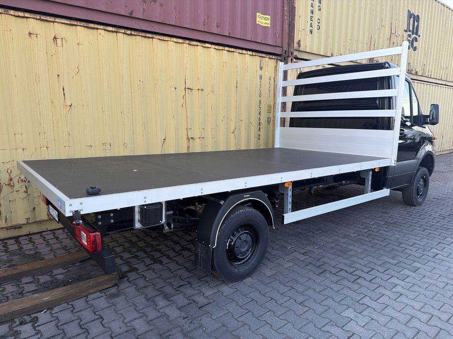 Mercedes Sprinter 907 skrzynia ladunkowa zabudowa paka