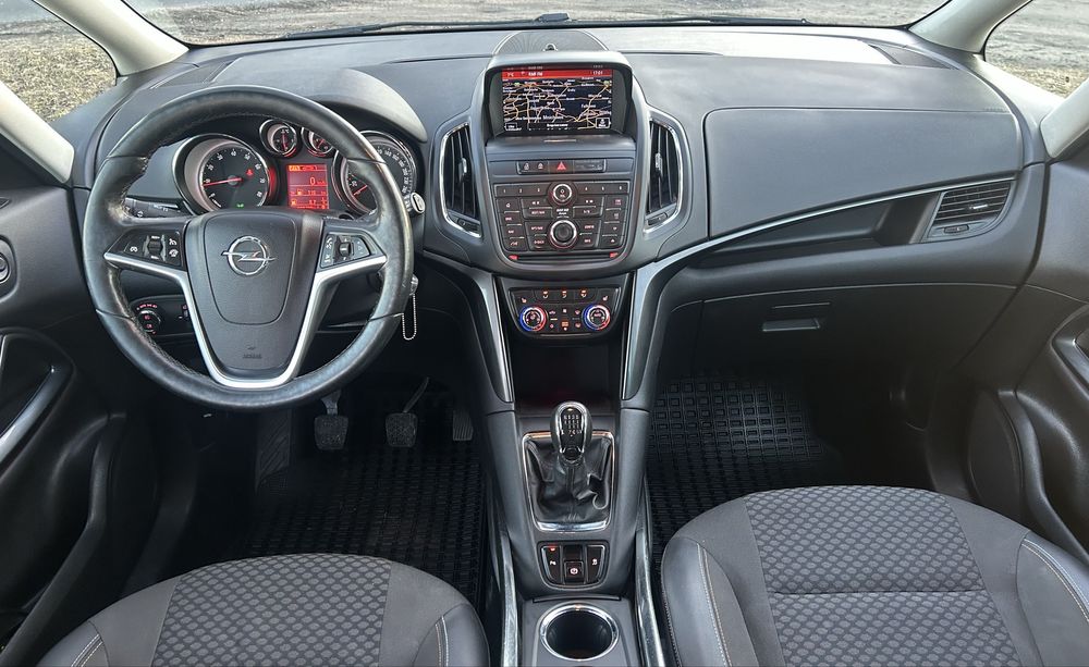 Opel Zafira C  1,4 Turbo Rok 2016