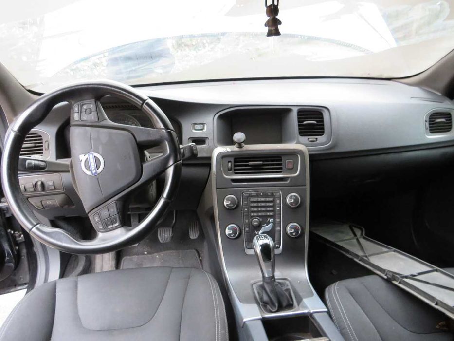 Volvo V60 2.0D de 2015 - Peças Usadas