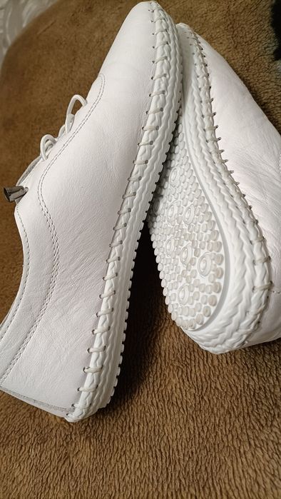 Harper białe sneakersy półbuty skorzane 39