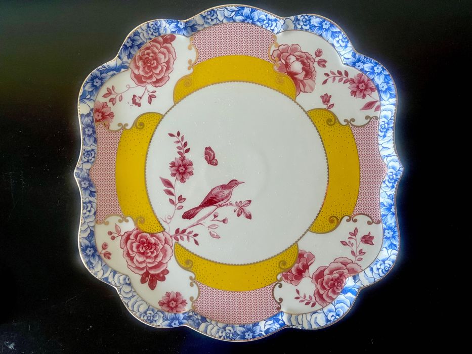 Prato cake stand