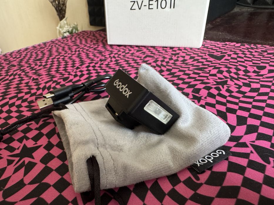 Камера SONY ZV-E10ІІ + спалах