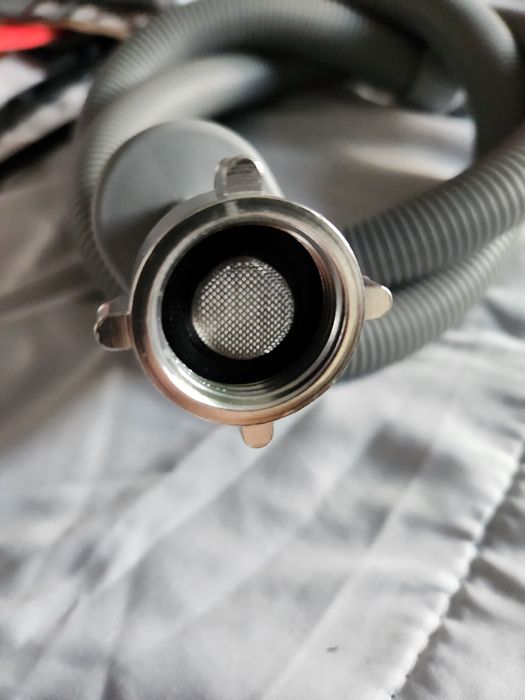 Tubo flexível com filtro para entrada de agua