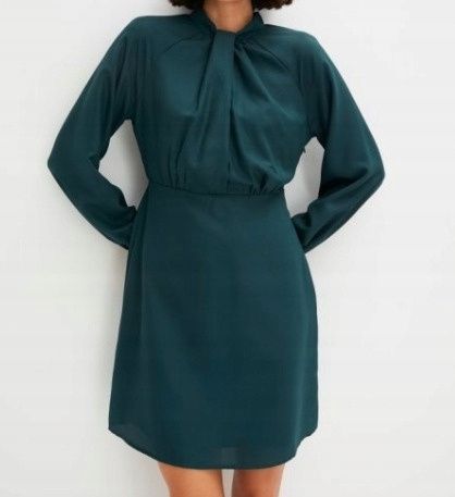 B.P.C sukienka ciemnozielona efektowna r.46