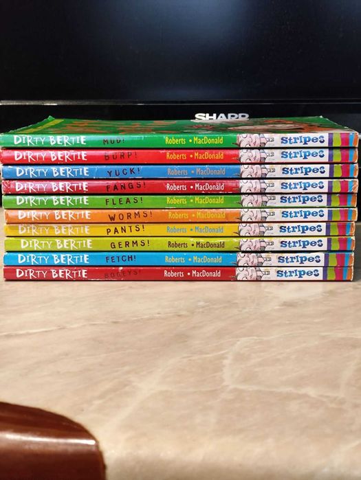 Книги англійською для дітей. "Dirty Bertie" D.Roberts, A Macdonald