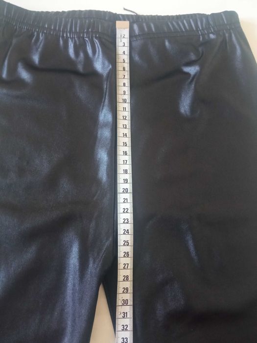 Błyszczące legginsy czarne r S/M