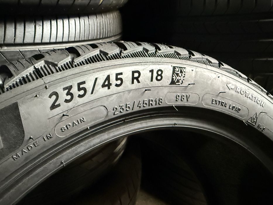 Зимові шини 235/45 R18 Michelin Pilot Alpin 5 4шт. 80%