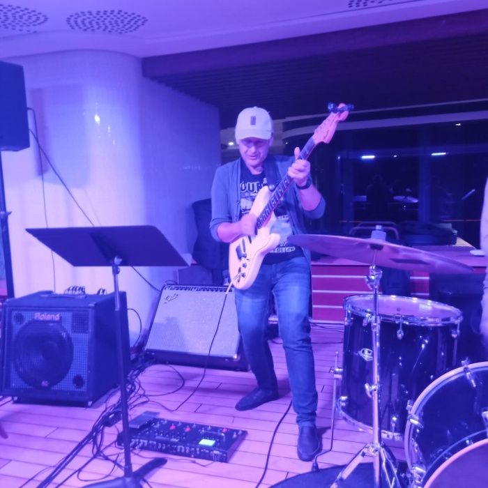 Уроки игры на гитаре. Уроки гитары по скайпу.