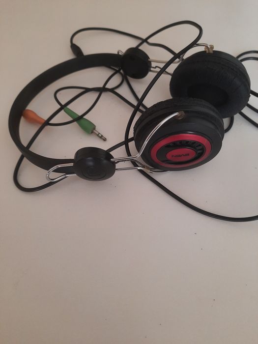 Продам наушники Sven