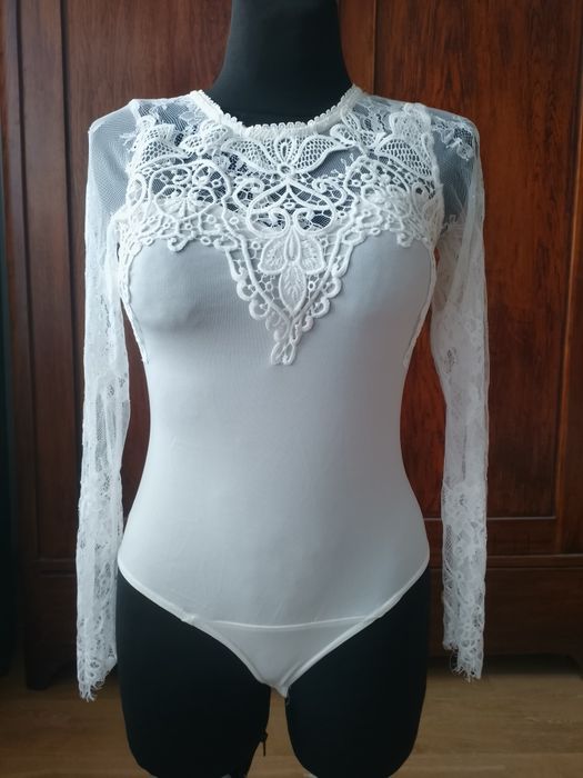 Białe koronkowe body S