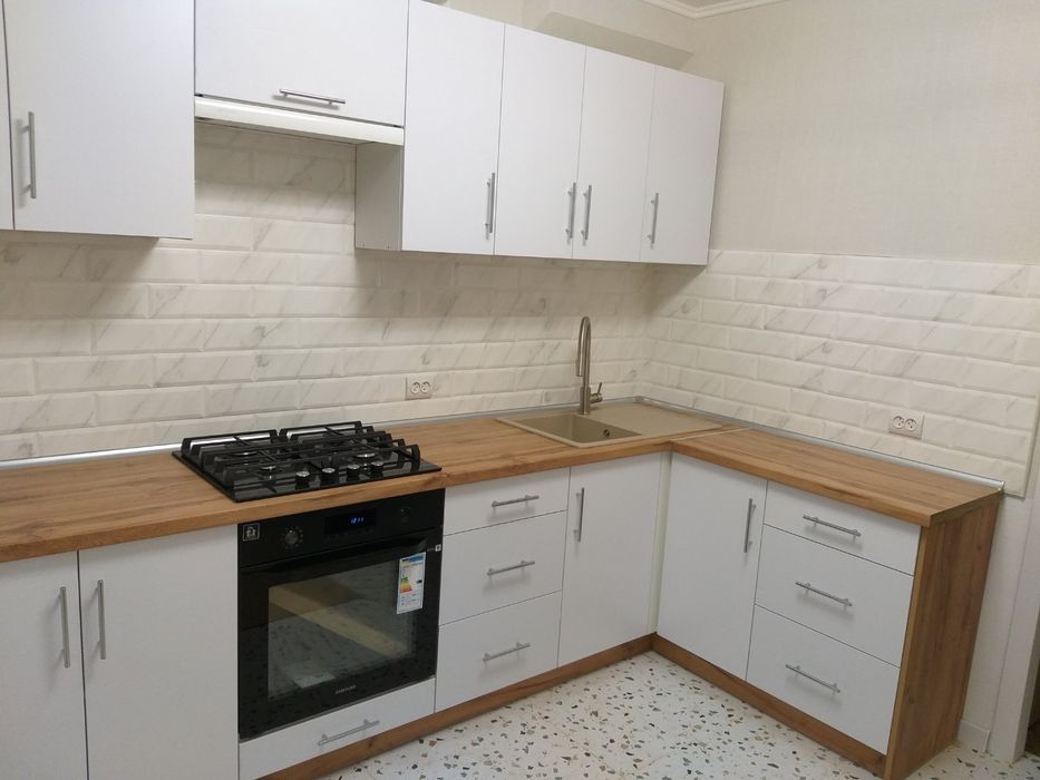 Кухня.Под заказ недорого.Шкафы.