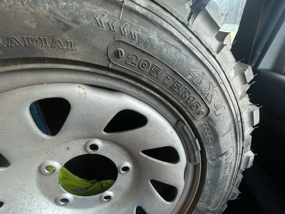 Fedima Extreme Competition 4x4  205/75 R15 novo com pelinhos