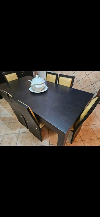 Vendo sofá, aparador e mesa com 6 cadeiras