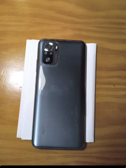 Telemóvel Xiamo Redmi Note 10S.