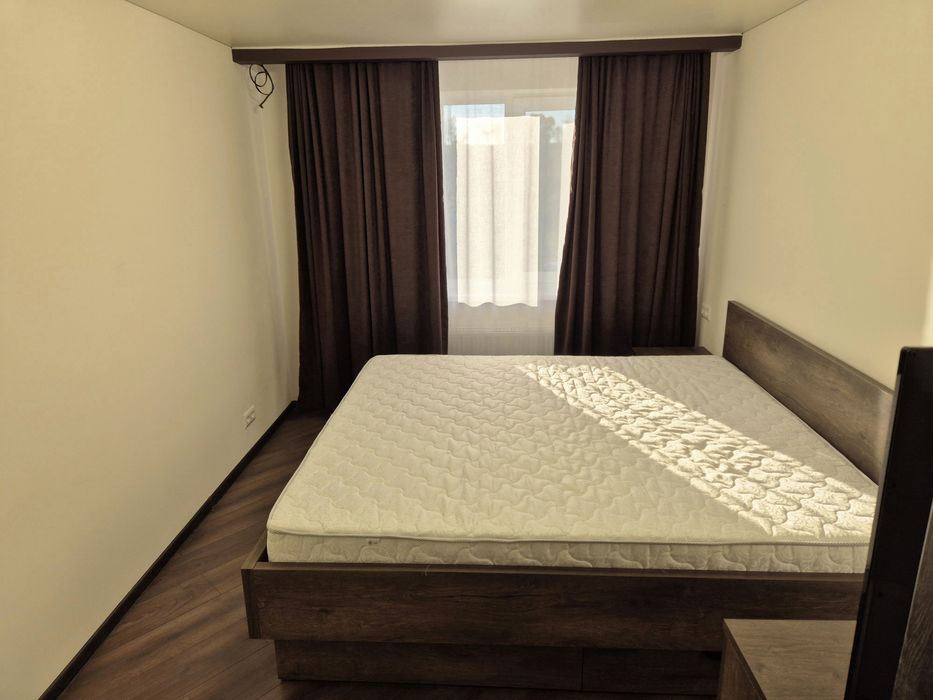 Будинок біля води. Перша лінія