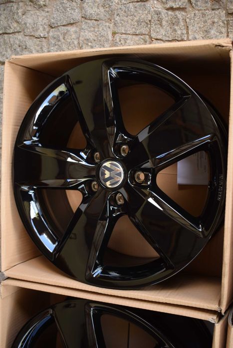 VW Multivan caravelle transporter amarok black czarny OEM 19 cali