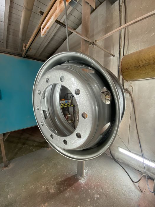 Порошкове фарбування дисків для фур та грузовиків Піскоструй Порошкове