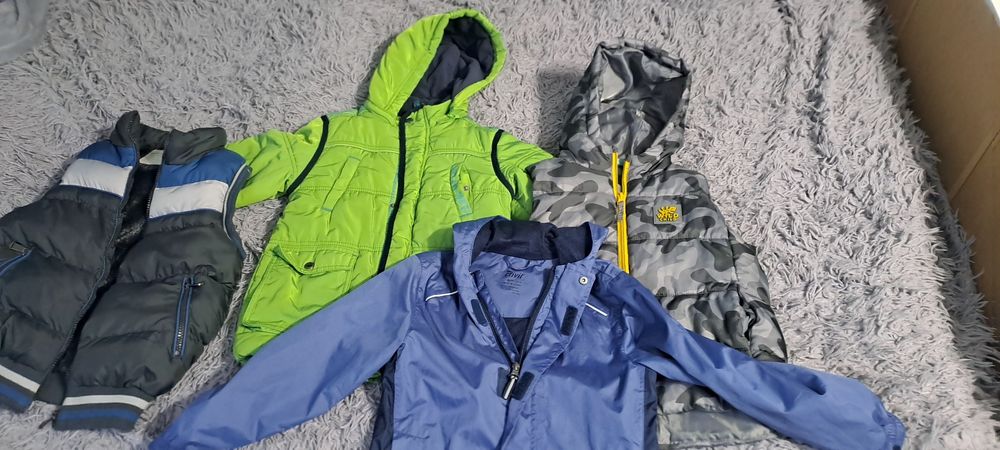 2 bezrękawniki, 1 kurtka zimowa 122, 1 kurtka wiosenna