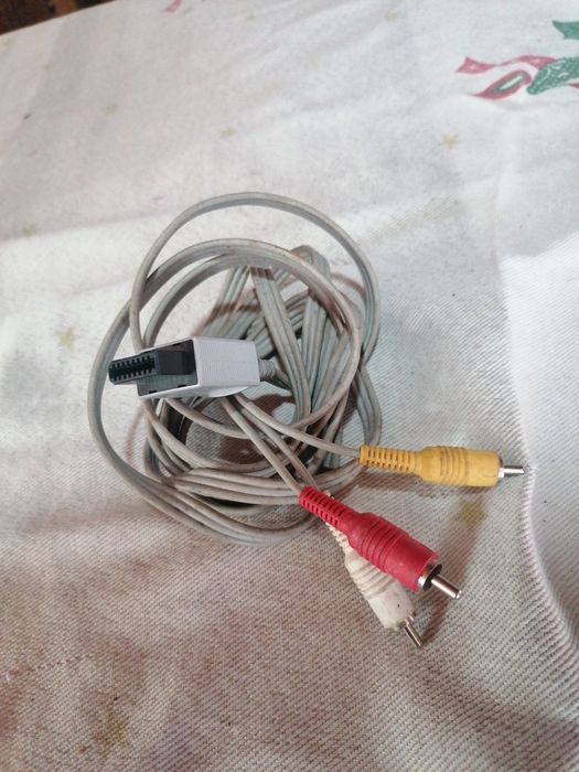 Nintendo Wii black + original controller, good condition.64750875402371124