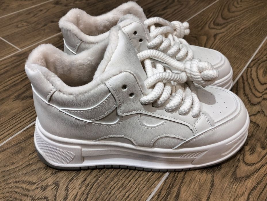 Продам зимние ботинки, 38 р