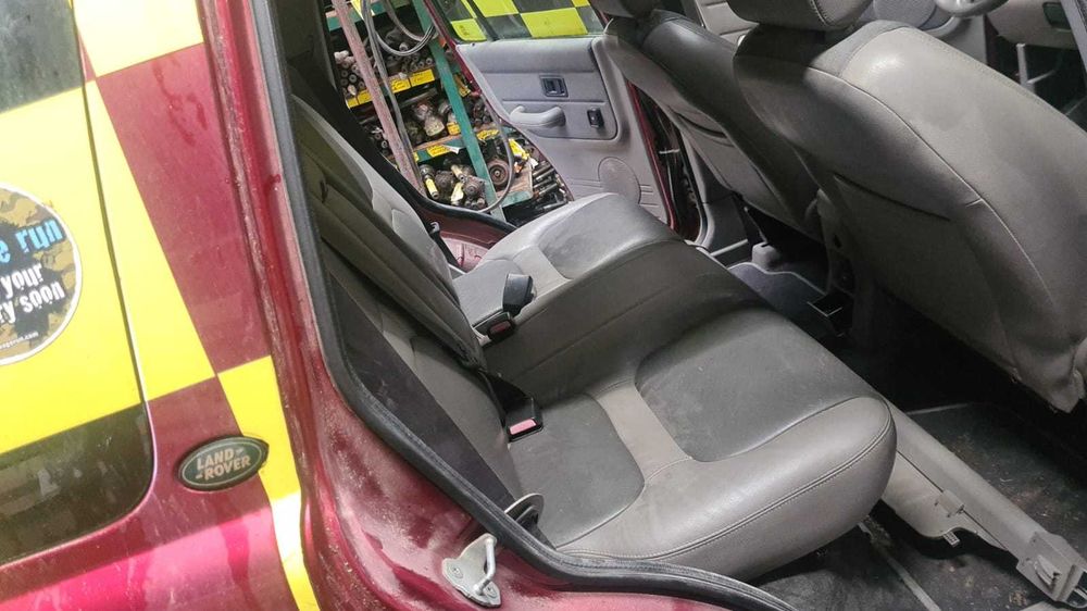 land rover Freelander bancos PELE e forras portas 350€